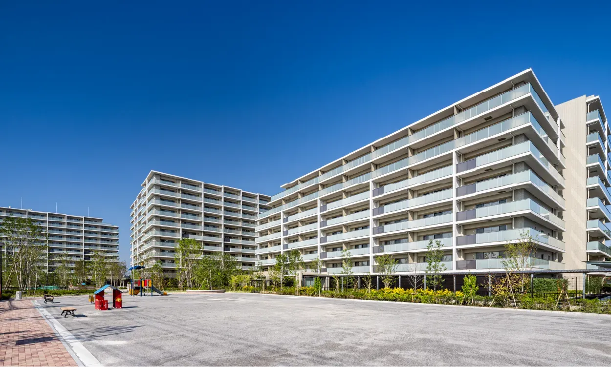 外観全景　南西面